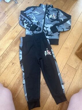 Jordan Kids' Black & Gray Camo set